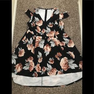 🚨PRICE DROP CHARLOTTE RUSSE High/Low Floral Dress